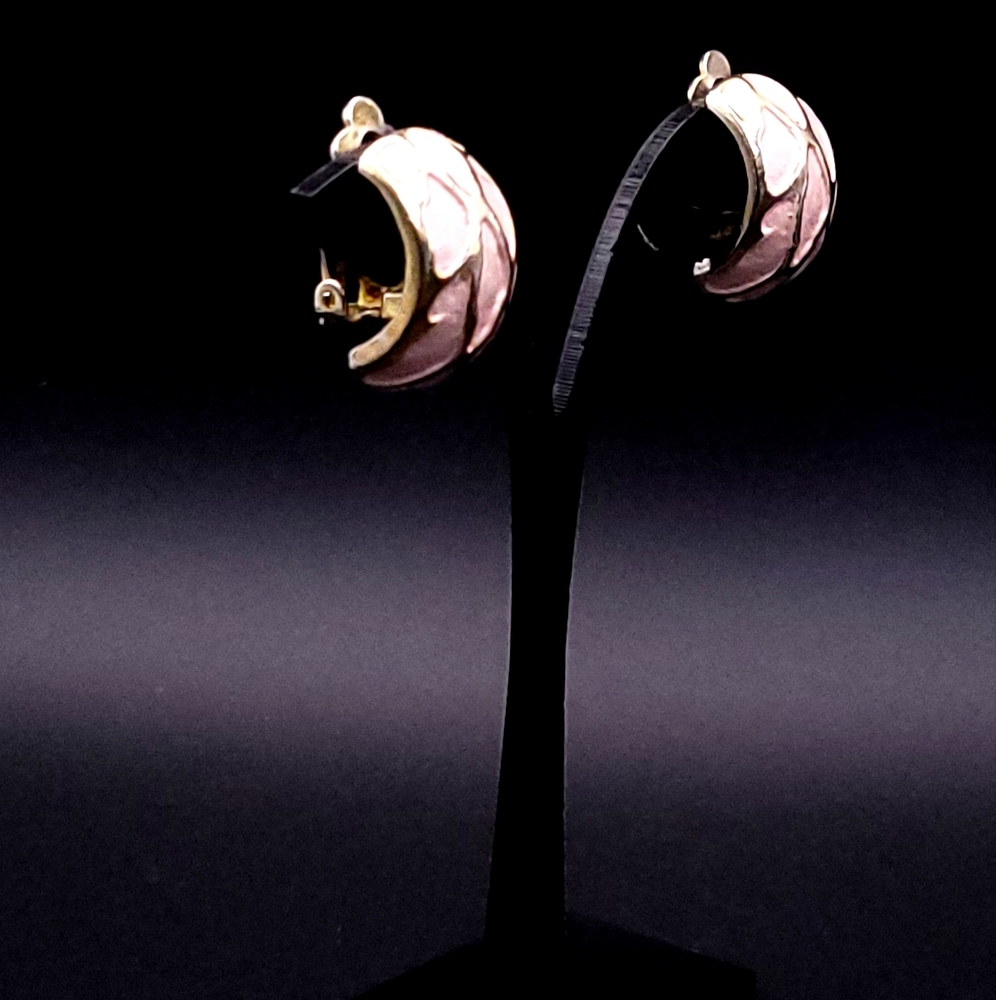 Vintage Blush Pink Enamel Dome Earrings – Gold-Tone Retro Clip-Ons